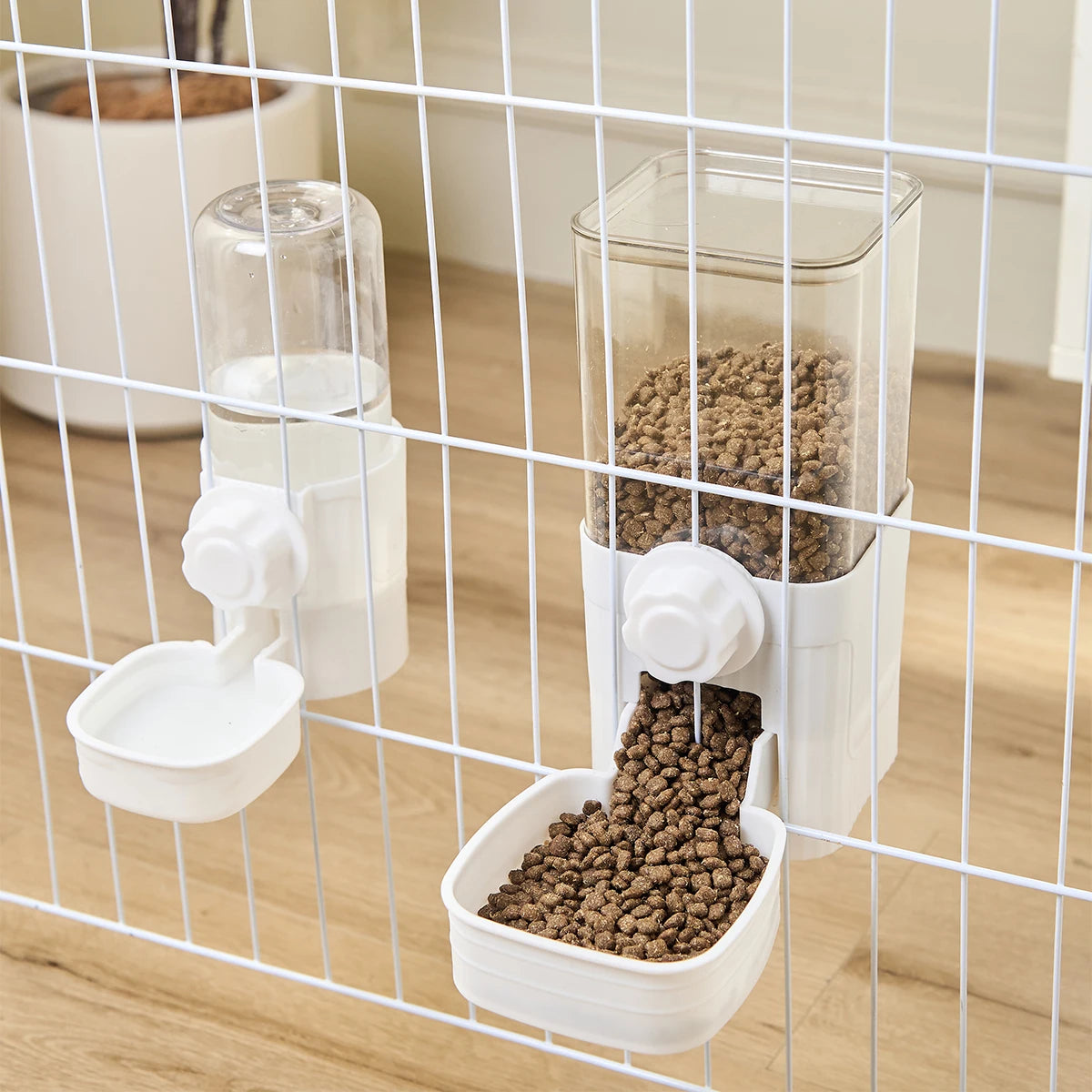 Cage-Mounted Pet Feeder & Waterer — detail view 9