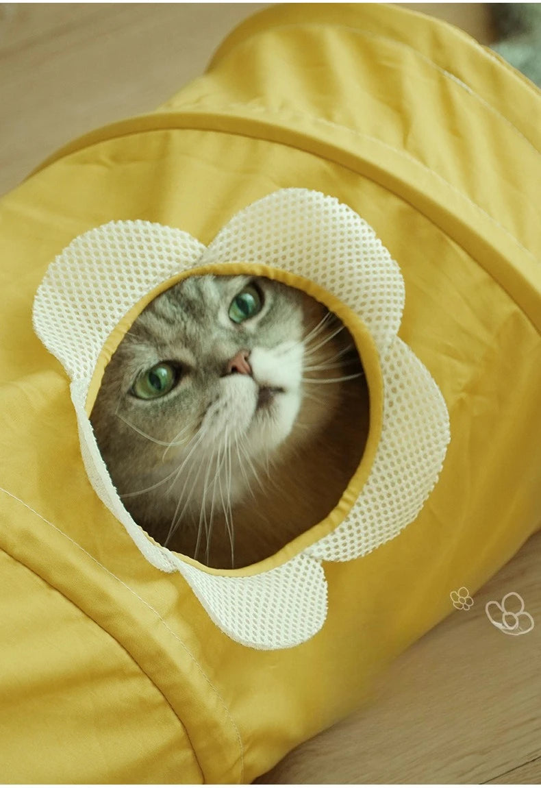 Yellow spiral tunnel curved play route